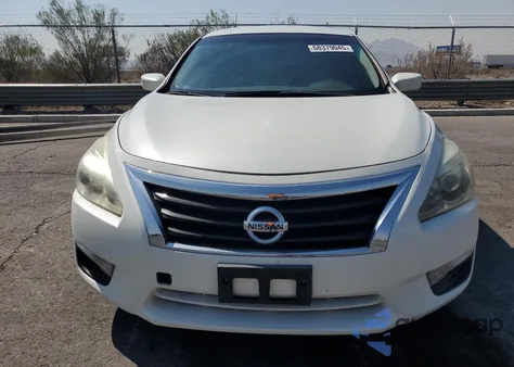 2015 Nissan Altima 2.5 z USA, uszkodzony, nr VIN 1N4AL3AP9FN382457